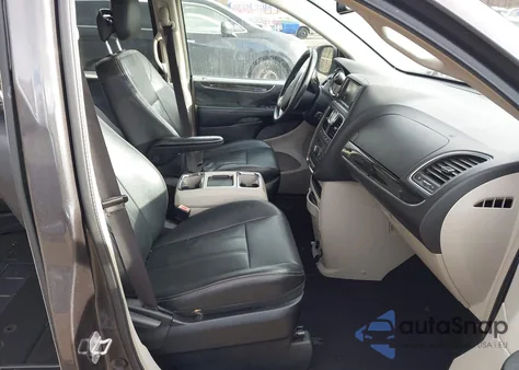 2016 Chrysler Town & Country Touring from USA, damaged, VIN 2C4RC1BG5GR245553